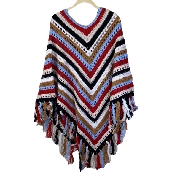 Vicolo Handcrafted Bohemian Crochet Knitwear Knitted Fringe Cape Poncho - Picture 4 of 10